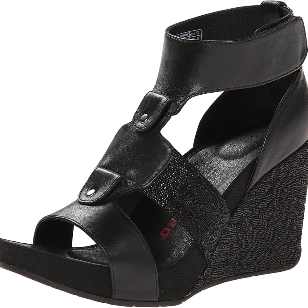 Tsubo Neelie Wedge Sandals